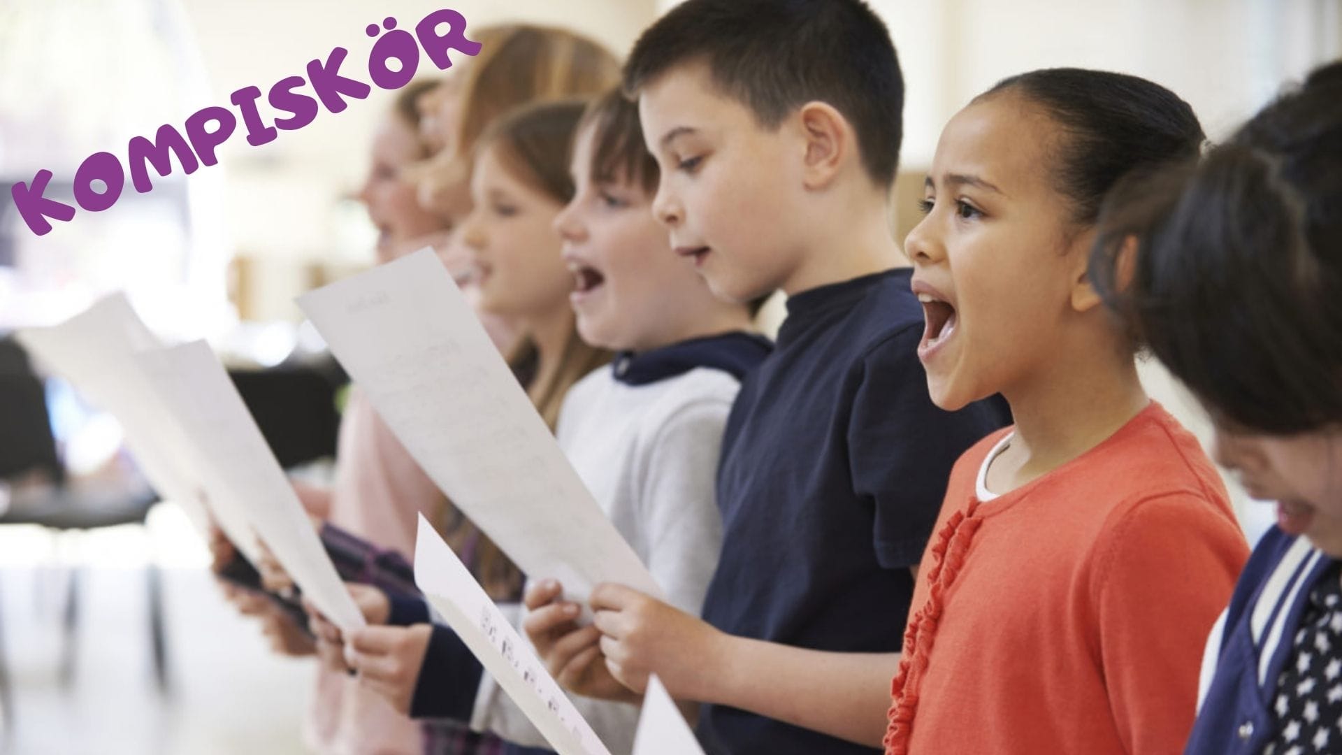 barn sjunger kompiskör